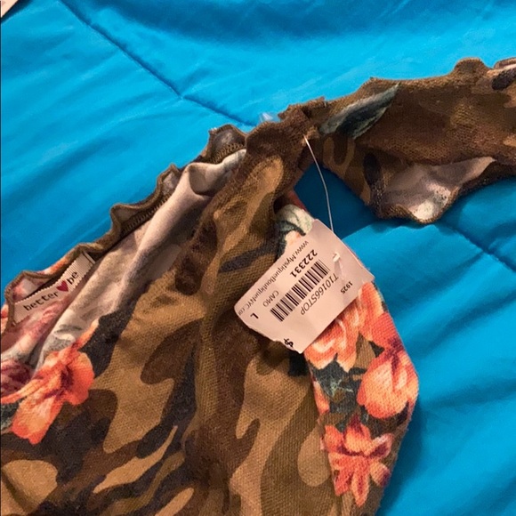 Off the shoulder crop top - Picture 4 of 5